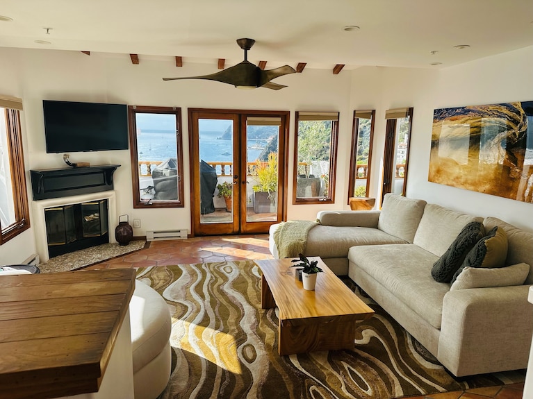 Amazing Views - Hamilton Cove Ocean Front Villa With Large Wrap Around Balcony - Avalon, CA