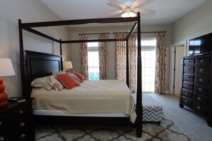 5 bedrooms, iron/ironing board, WiFi, bed sheets - Oceanfront, Pool, Early Check-In, Elevator, Walk to Grocery, Dining (Surf City)