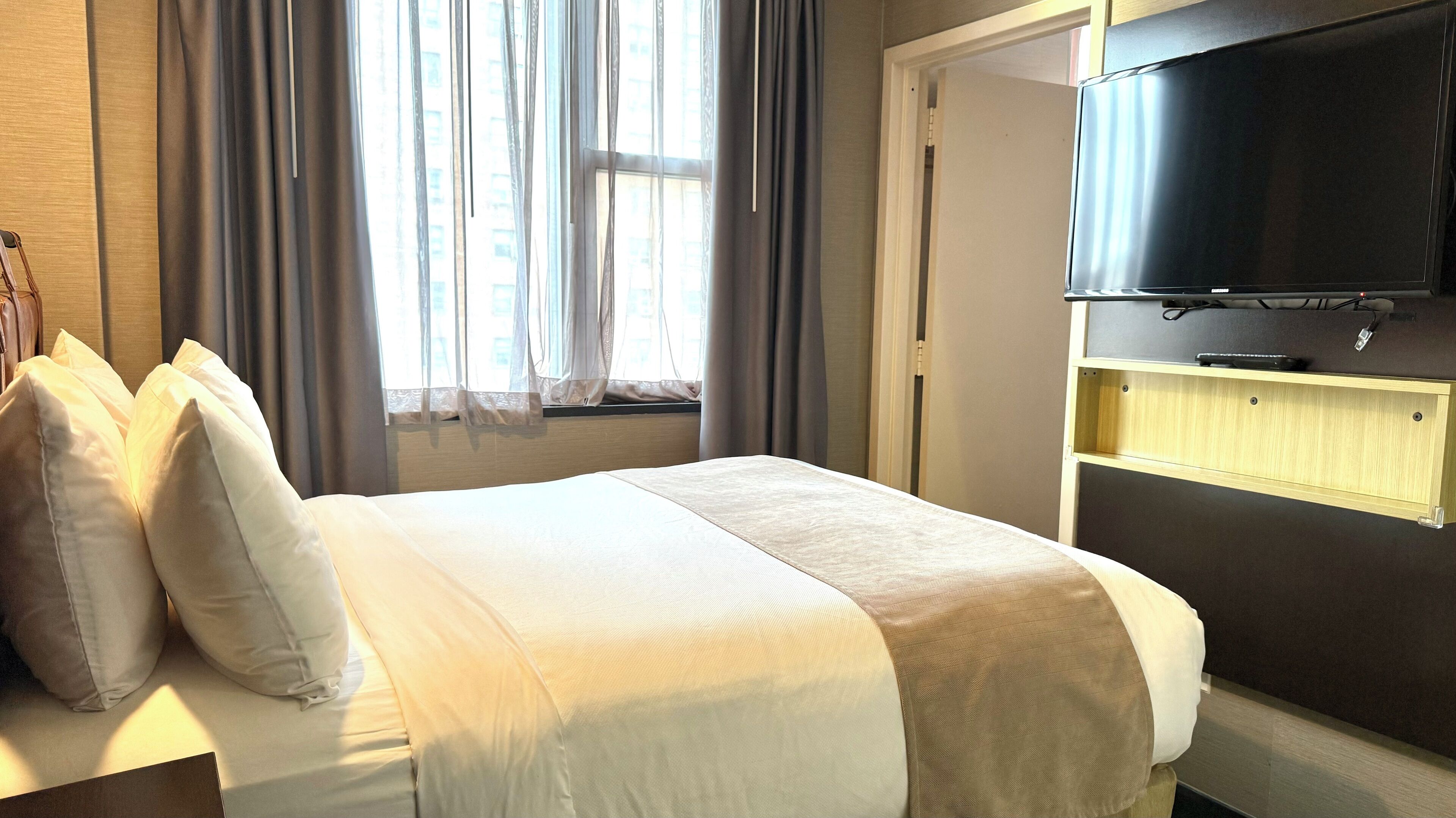 Photo - Madison LES Hotel