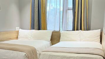 Design Double Room, Non Smoking | Premium bedding, desk, iron/ironing board, free WiFi