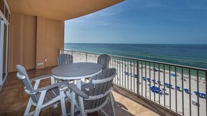 Outdoor dining - Phoenix Gulf Shores 702 Beachfront Condo (Gulf Shores)