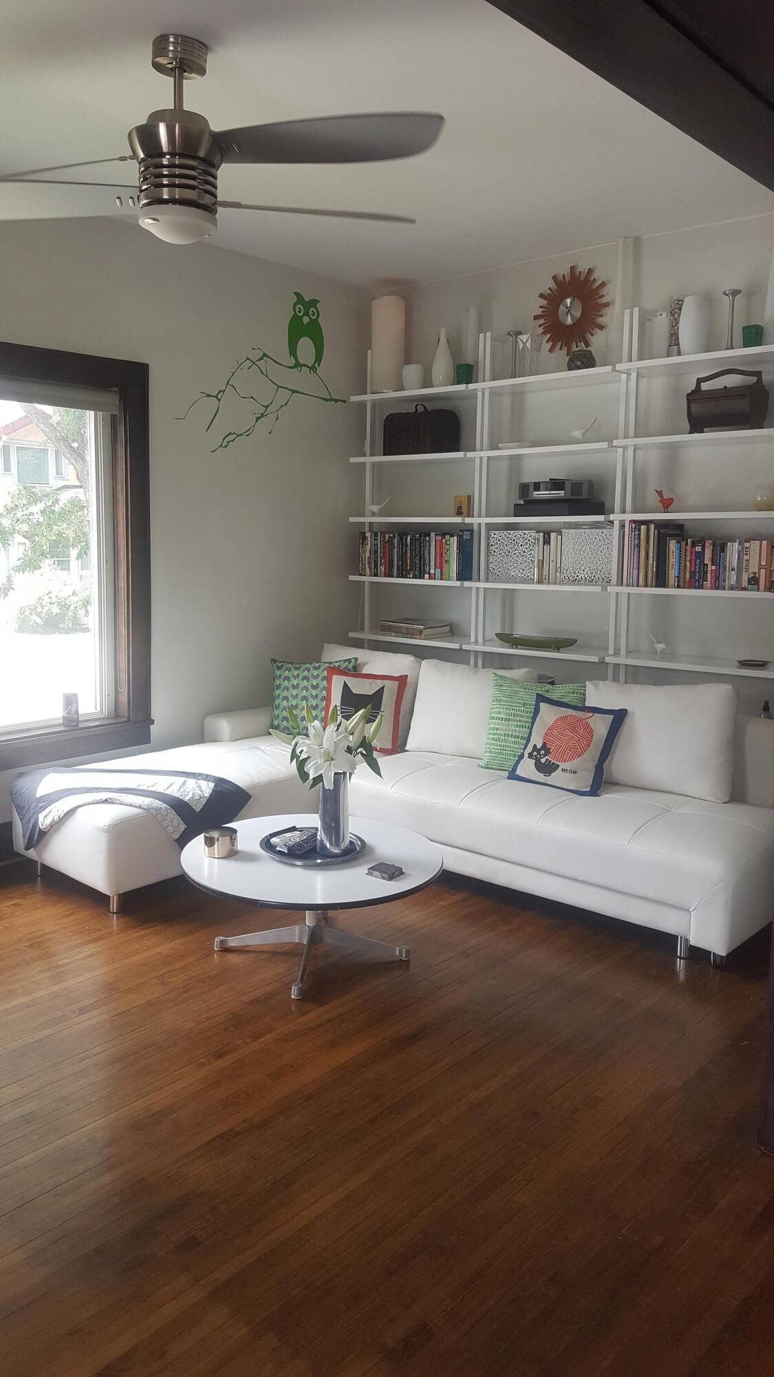 Uptown Brownstone With Private Laundry and Parking