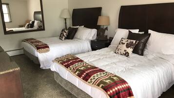 Double Room, 2 Queen Beds, Kitchenette