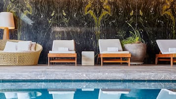 Piscina interna, piscina externa