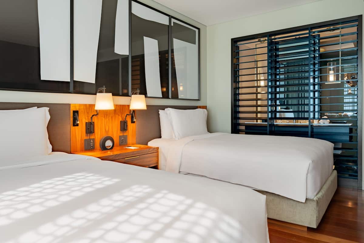 1 quarto, roupas de cama premium, edredons de pluma, frigobar