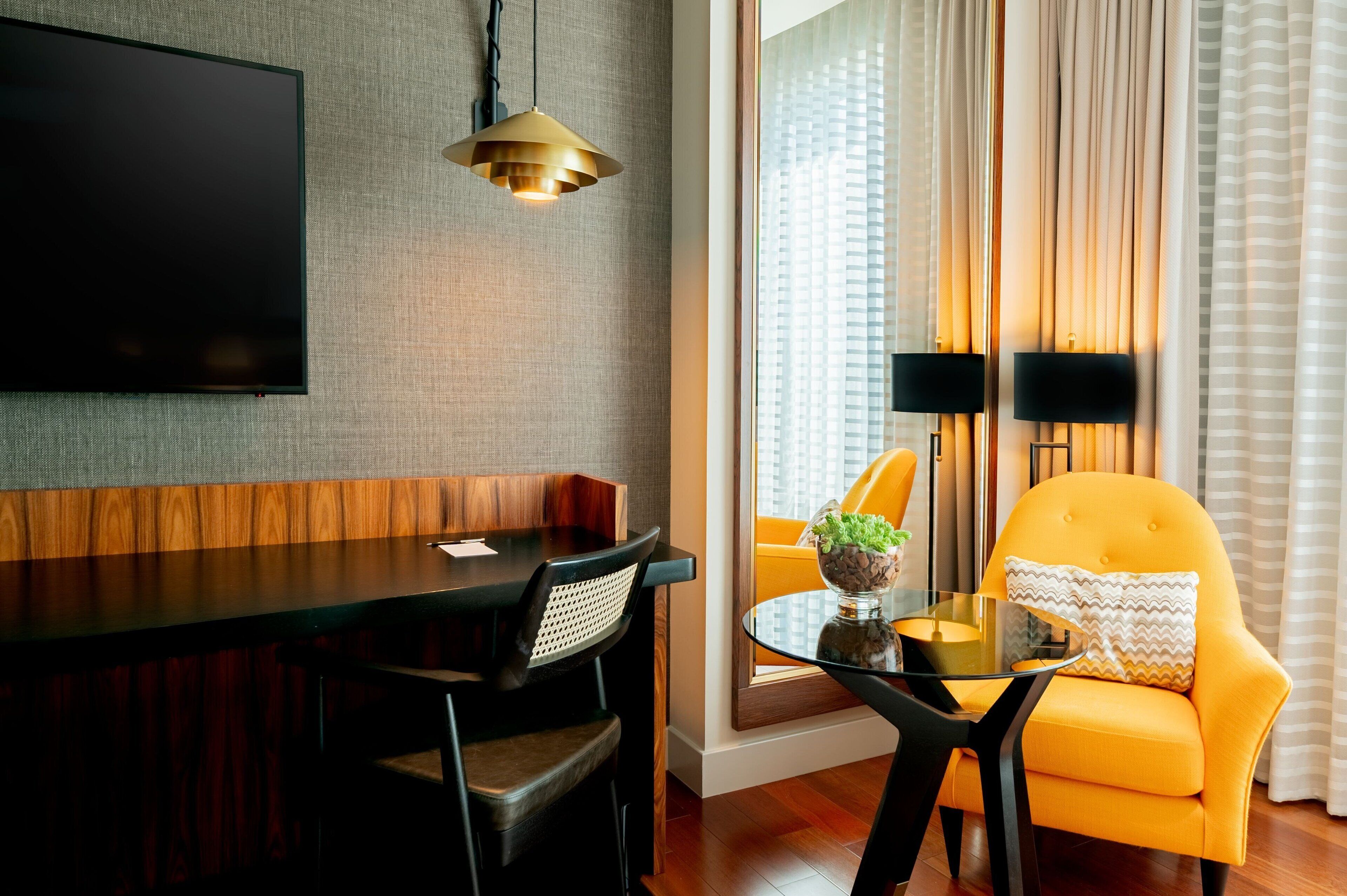 1 bedroom, premium bedding, down duvets, minibar