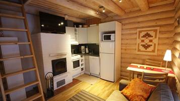 Ferienhütte, Sauna | 1 Schlafzimmer, individuell dekoriert, Bettwäsche