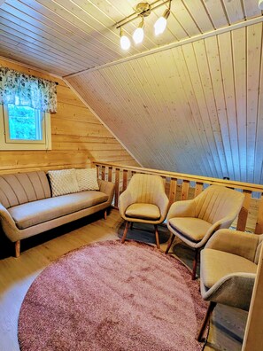 1 chambre, décor unique, rideaux d’obscurcissement