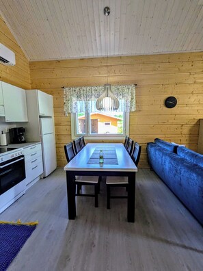 Chaumière, sauna | 1 chambre, décor unique, rideaux d’obscurcissement