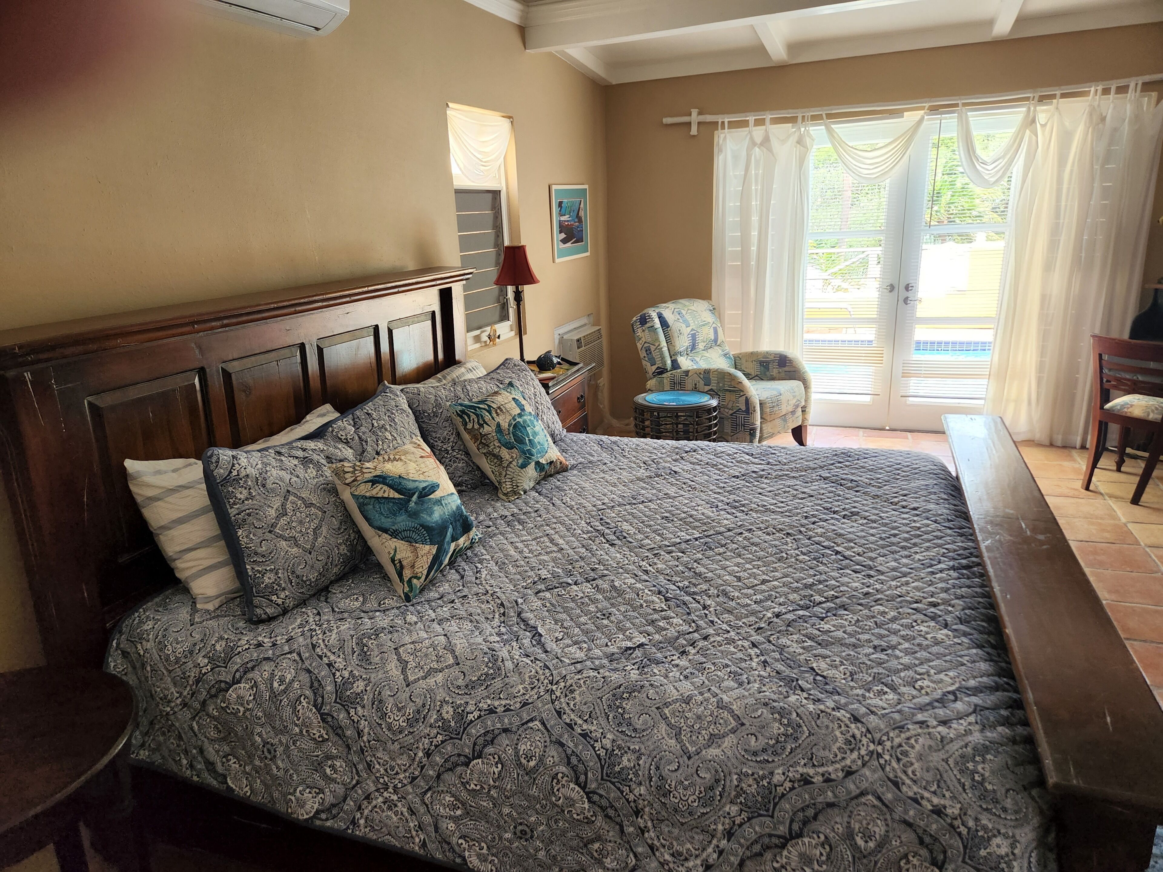 2 slaapkamers, een bureau, een strijkplank/strijkijzer, gratis wifi