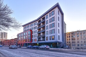 Property entrance - Harmony Medical Suites Longwood (Boston)