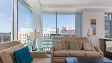 Luxury Apartment, 1 Bedroom | Living room | Flat-screen TV