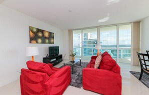 Luxury Apartment, 2 Bedrooms | Living room | Flat-screen TV - Bluebird Suites in Brickell (Miami)