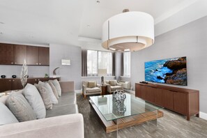 Lobby sitting area - Bluebird Suites near PATH (Jersey City)