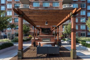 Exterior detail - Bluebird Suites near Newport Center (Jersey City)