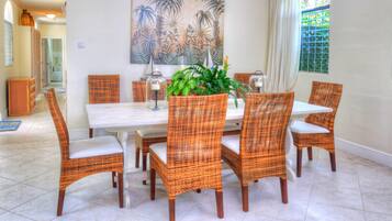 Apartamento | Opções para refeição no quarto