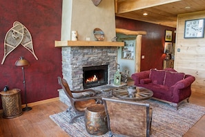 Fireplace - Lazy Bear Lodge (Vilas)