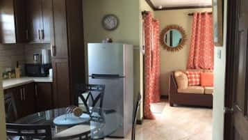 Appartement Confort, 2 chambres | Cuisine privée | Réfrigérateur, micro-ondes, plaque de cuisson, cafetiÚre/bouilloire