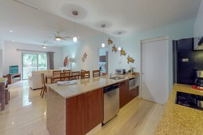 Apartment, 2 Schlafzimmer, Poolzugang | Eigene Küche | Großer Kühlschrank, Mikrowelle, Herdplatte, Geschirrspüler