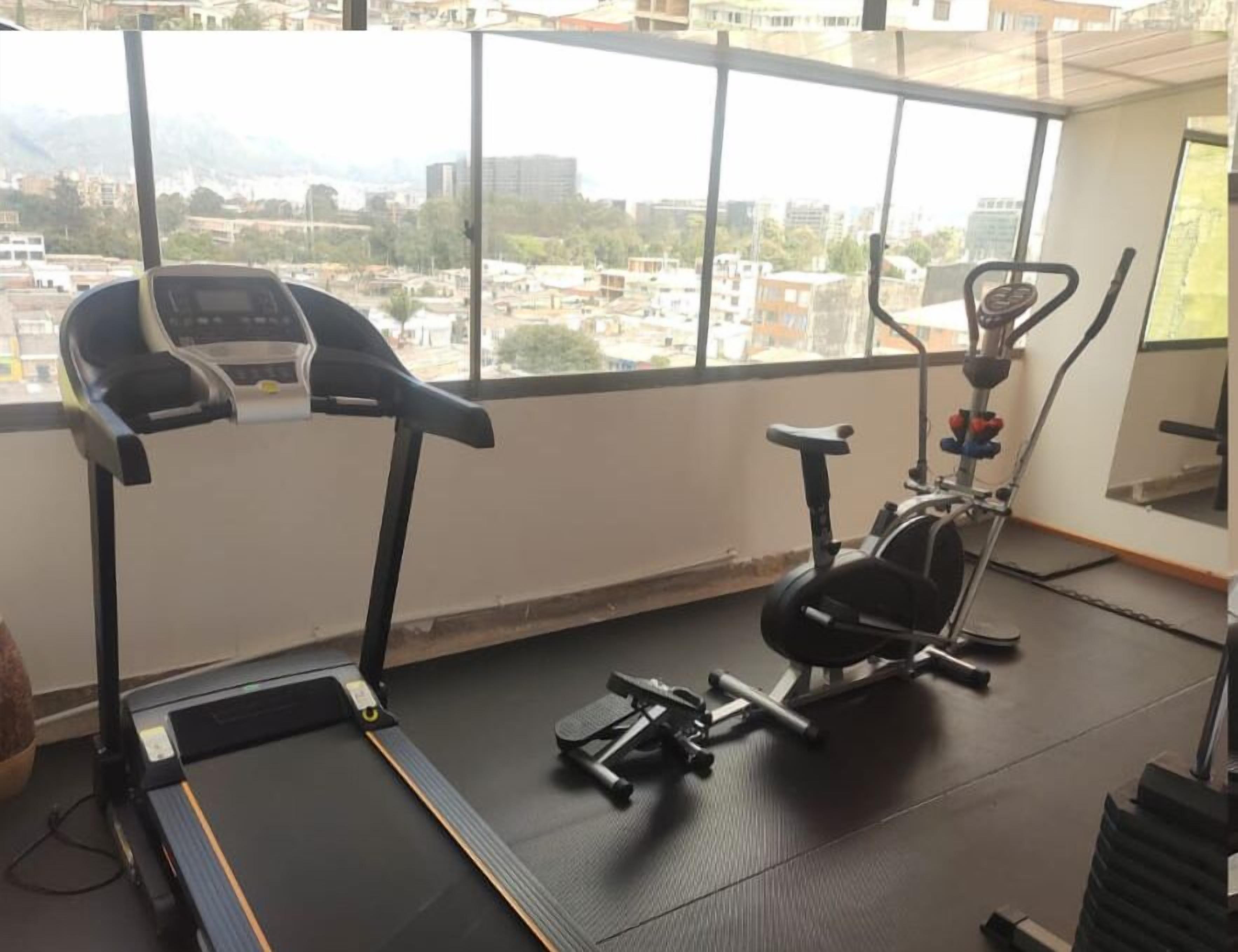 49–tuumainen taulutelevisio, jossa kaapelikanavat