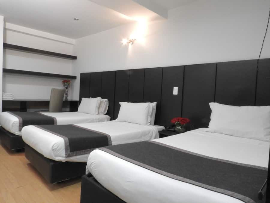 Habitación estándar con 2 camas individuales | Sábanas de algodón egipcio, ropa de cama de alta calidad y escritorio