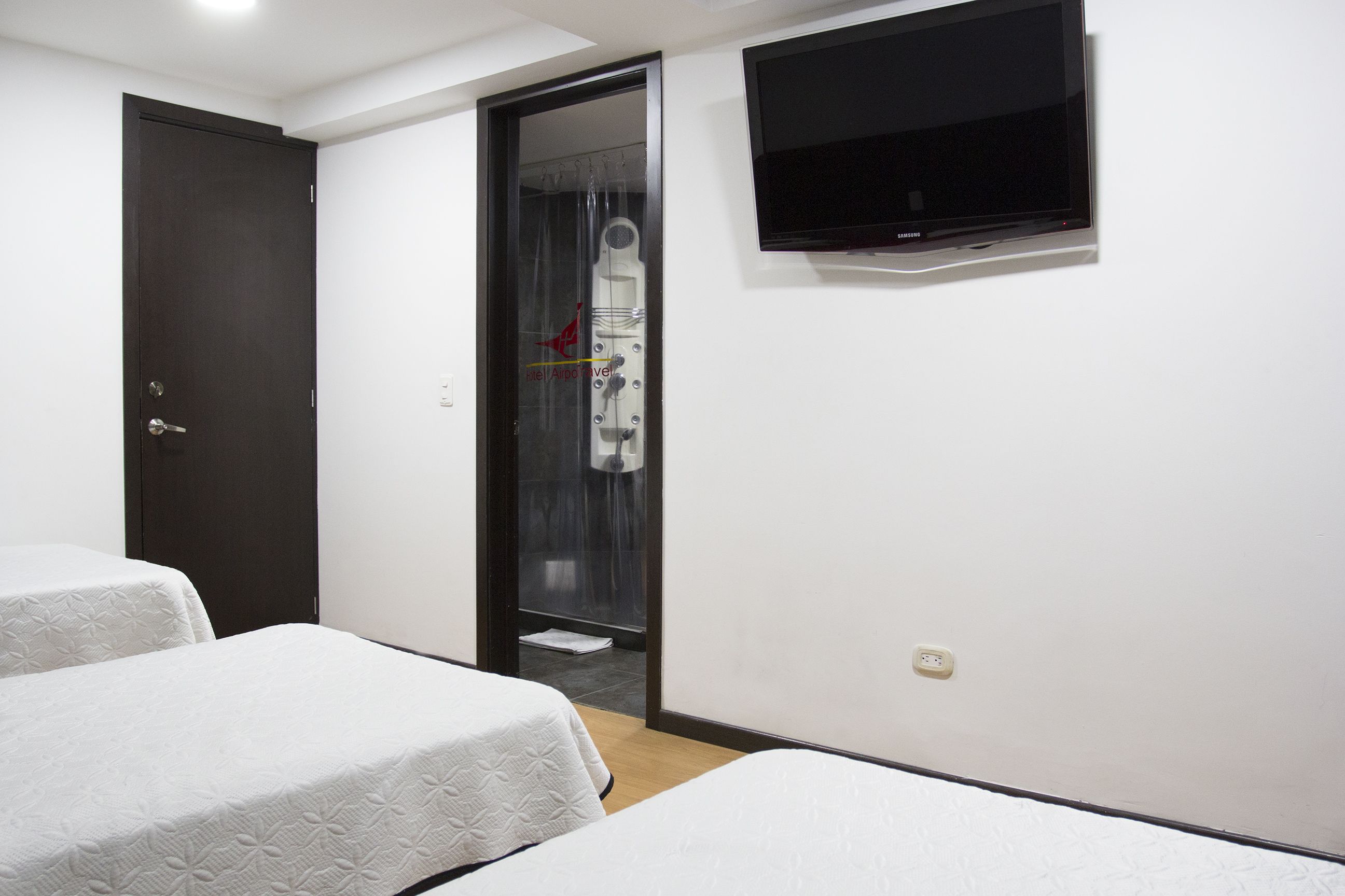 Photo - Hotel Airport Travel