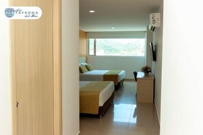 Caja de seguridad en la habitación y escritorio 