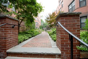 Courtyard - Boston Medical Suites at Garrison Square (Boston)