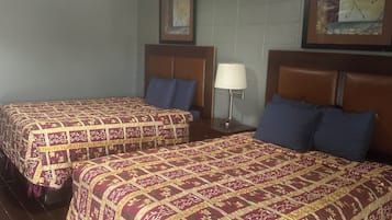 Standard Double Room, 2 Queen Beds | Bathroom