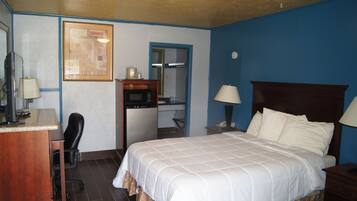 Desk, blackout curtains, free WiFi