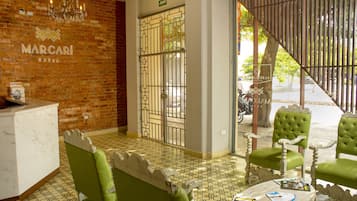 Quầy tiếp tân