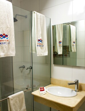 Shower, free toiletries, bidet, towels