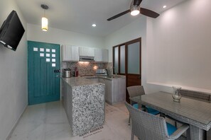 Fridge, microwave, coffee/tea maker, cookware/dishes/utensils - Ka Suites Tulum by HA (Tulum)