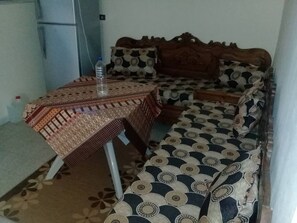 Monolocale comfort, 1 camera da letto | Area soggiorno | TV al plasma