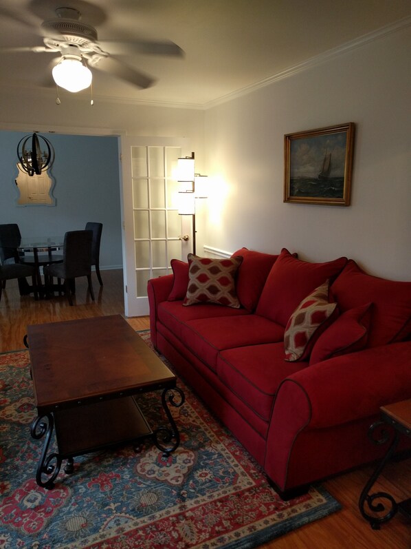 Deluxe House, Multiple Beds, Non Smoking | Living room