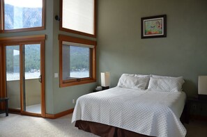 5 bedrooms, desk, iron/ironing board, free WiFi