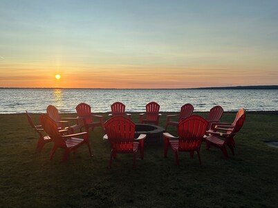 Huge Private Sandy Beach! Sleeps 22! Private Suites! Some Aug/Sept Availability!