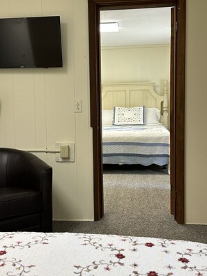 9 多间卧室、熨斗/熨衣板、WiFi、床单