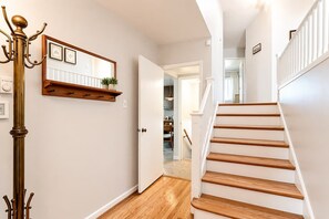 Interior - Mid-Century Modern Home in Daly City (Daly City)