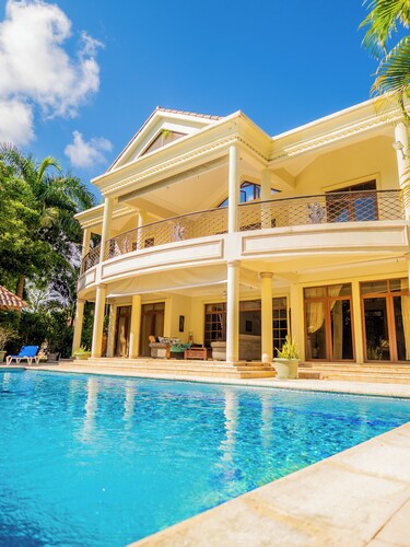 Luxury Villa Golf Mora