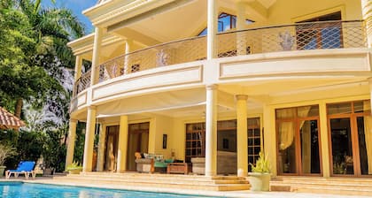 Luxury Villa Golf Mora