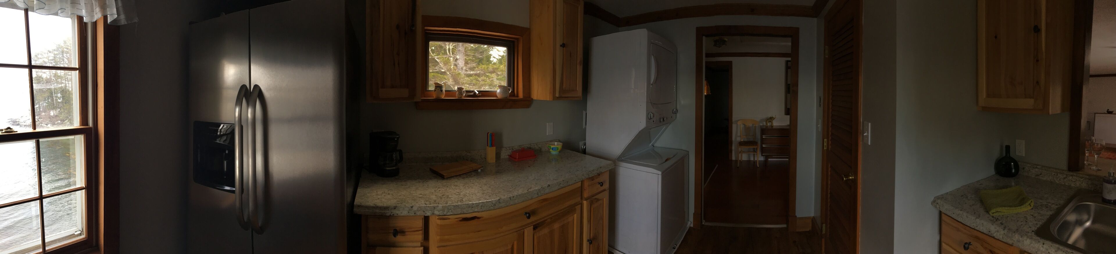 Full-size fridge, microwave, coffee/tea maker, electric kettle