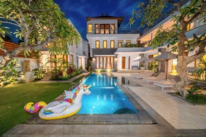 حمّام سباحة خارجي