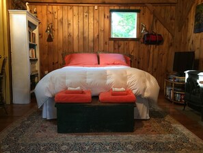 1 slaapkamer, een strijkplank/strijkijzer, gratis wifi, beddengoed