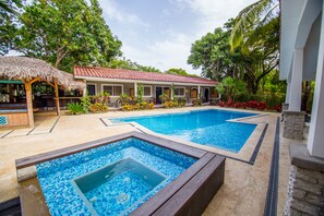 Piscine extérieure