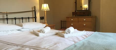 3 Schlafzimmer, BĂŒgeleisen/BĂŒgelbrett, kostenloses WLAN, BettwĂ€sche