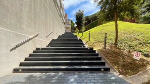 Property grounds - Apartment 5 pax, community pool, wifi, parking 5 m from Fenals beach - LLoret de Mar (Lloret de Mar)