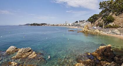 Apartment 5 pax, community pool, wifi, parking 5 m from Fenals beach - LLoret de Mar