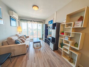 TV - ITXAS LUR - Apartment for 6 people in Cambrils (Cambrils)