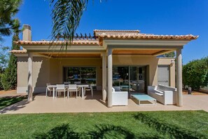 Outdoor dining - Villa Casa Nova - Gale Beach - Albuferia (Gale)